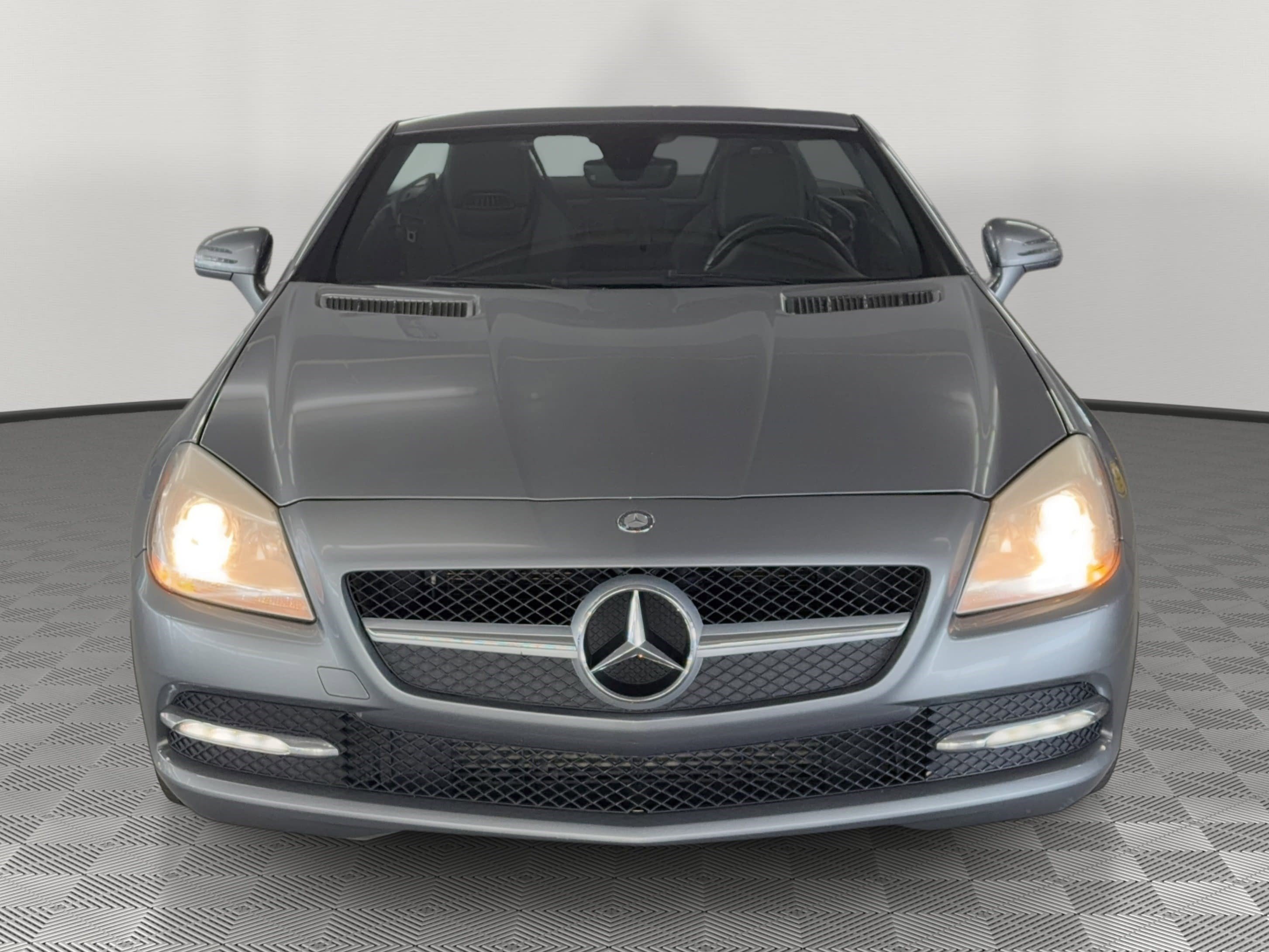 Used 2015 Mercedes-Benz SLK 250 image 6