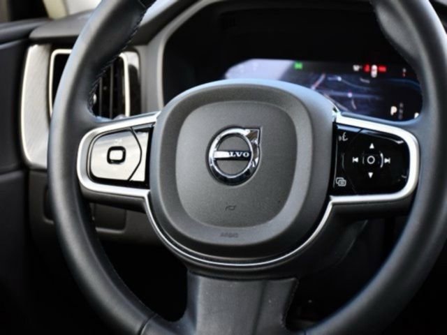 Certified 2025 Volvo XC60 B5 Plus image 19