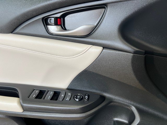 Used 2021 Honda Insight Touring image 29