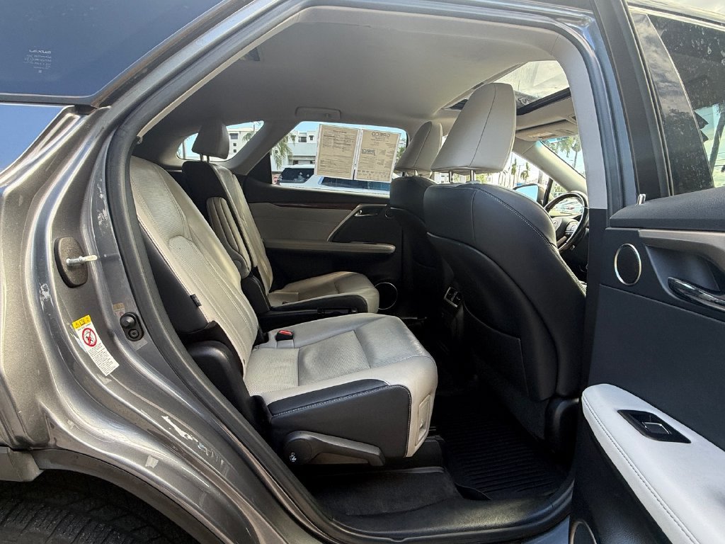 Used 2018 Lexus RX 450hL Premium w/ Premium Package AWD/4WD image 17
