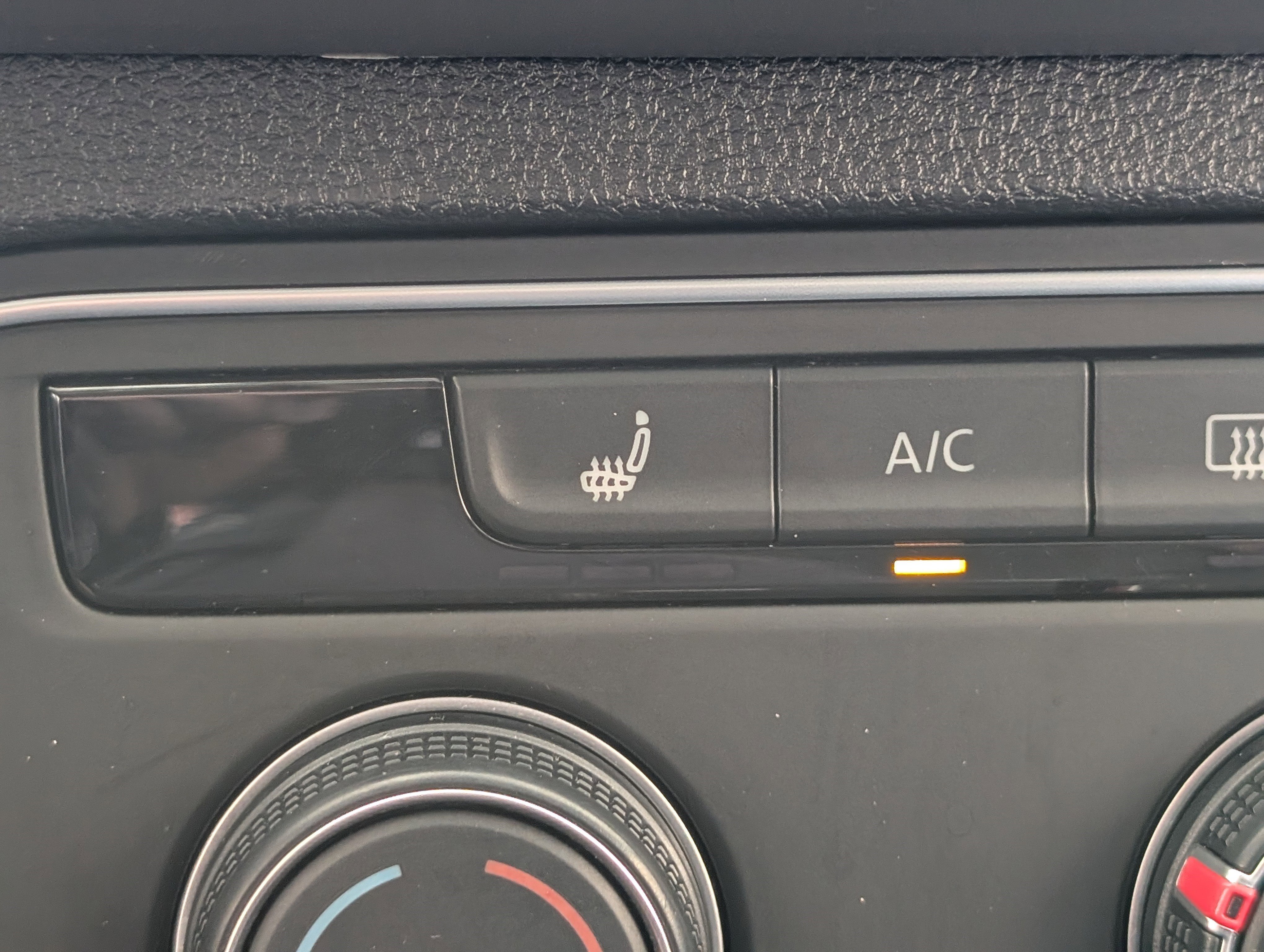 Used 2022 Volkswagen Atlas SE image 31