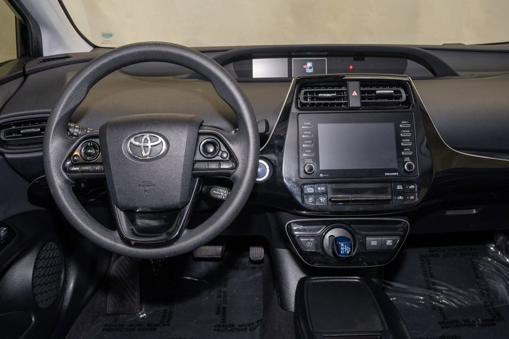 Used 2021 Toyota Prius LE image 2
