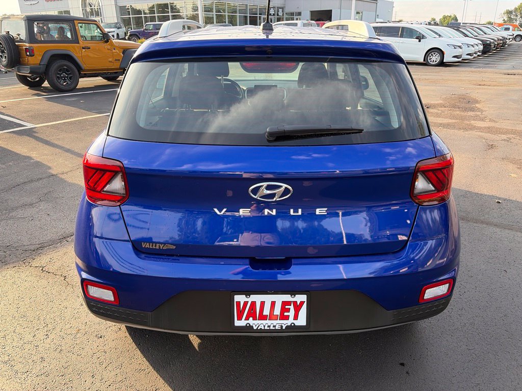Used 2025 Hyundai Venue SEL FWD image 6