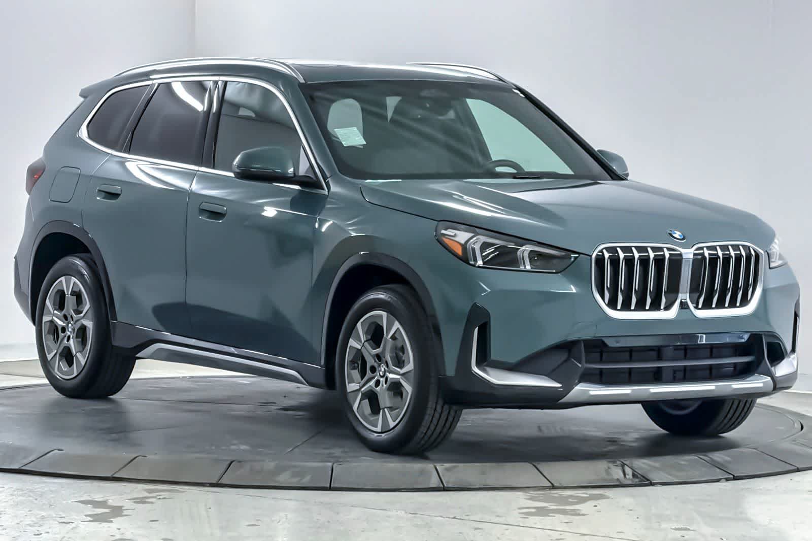 New 2026 BMW X1 xDrive28i w/ Technology Package AWD/4WD image 9