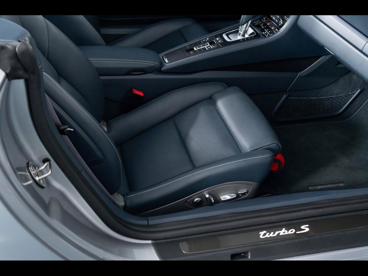 Used 2019 Porsche 911 Turbo S AWD/4WD image 50