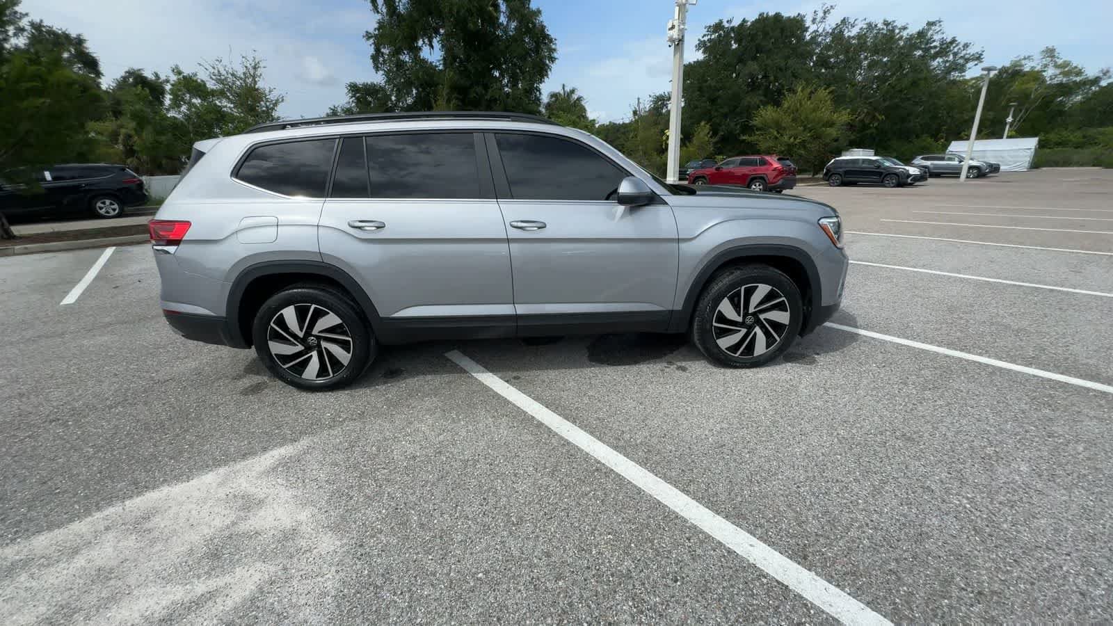 Used 2024 Volkswagen Atlas SE FWD image 9
