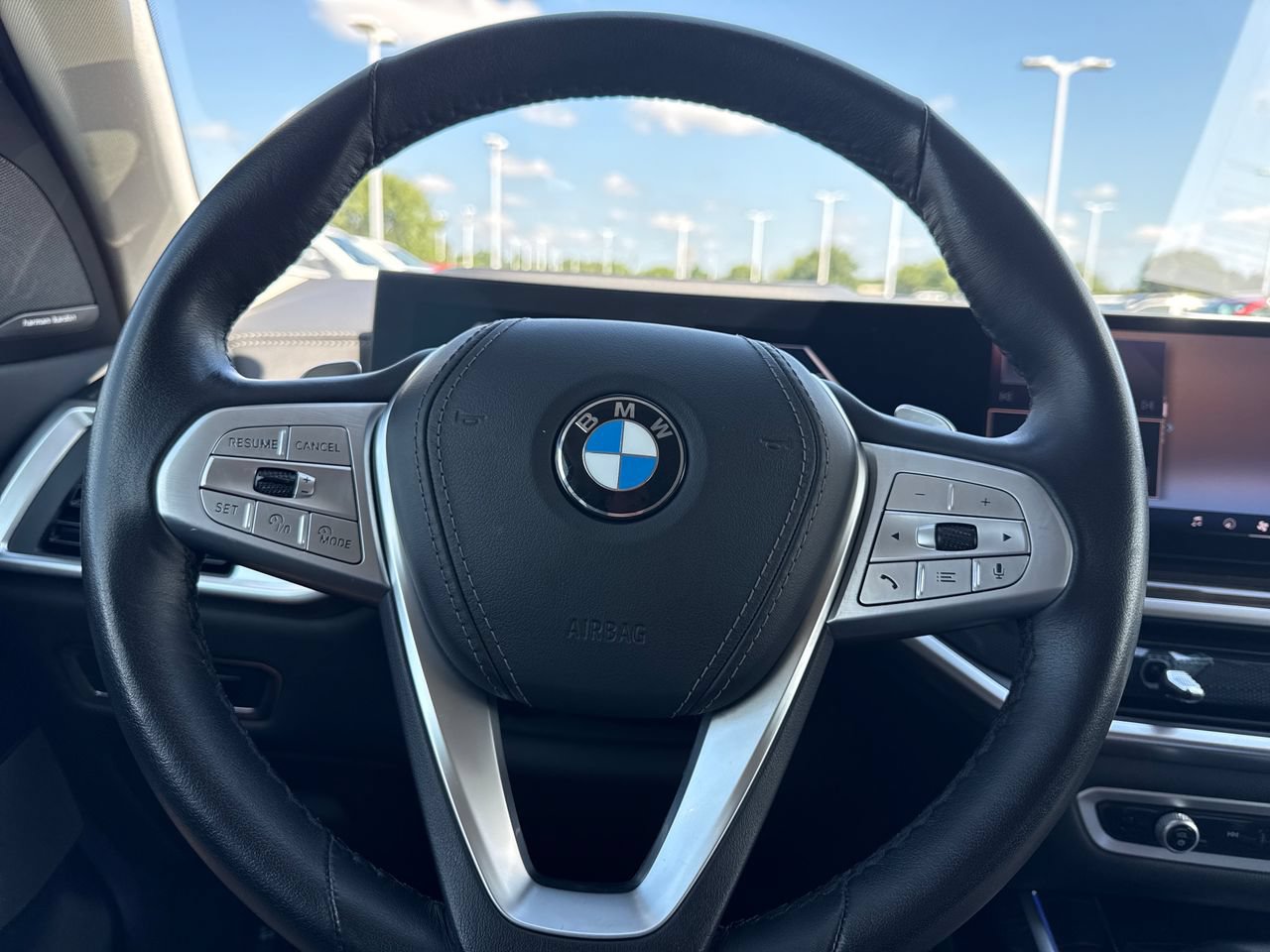 Used 2026 BMW X7 xDrive40i AWD/4WD image 9