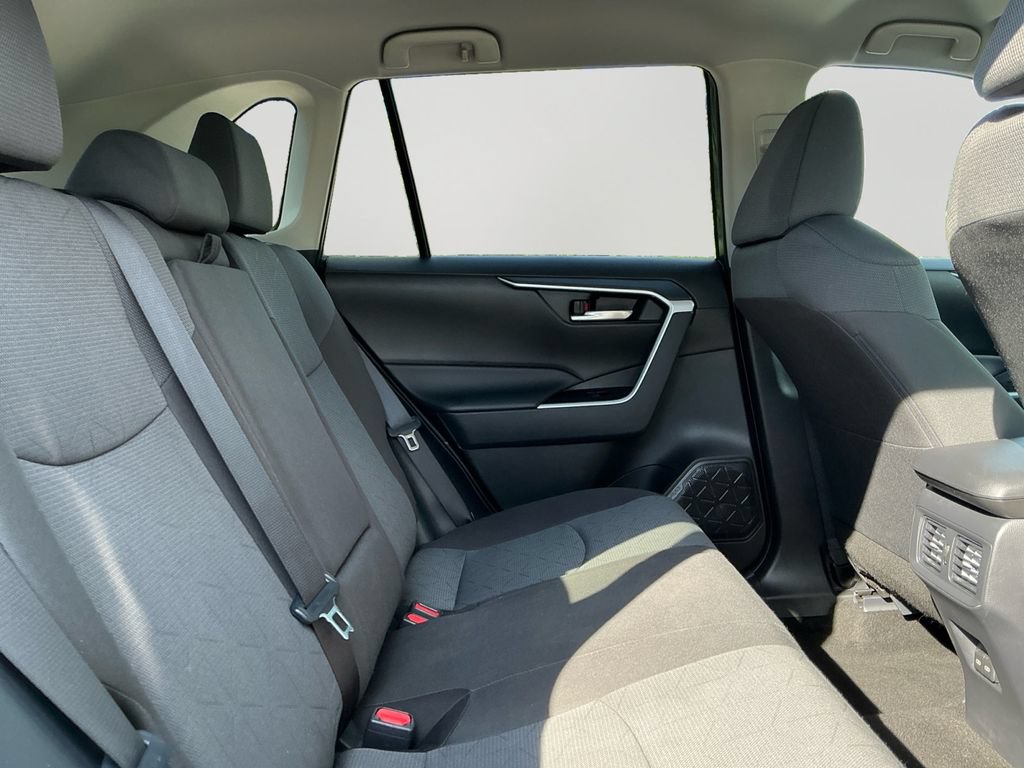 Used 2025 Toyota RAV4 XLE AWD/4WD image 13