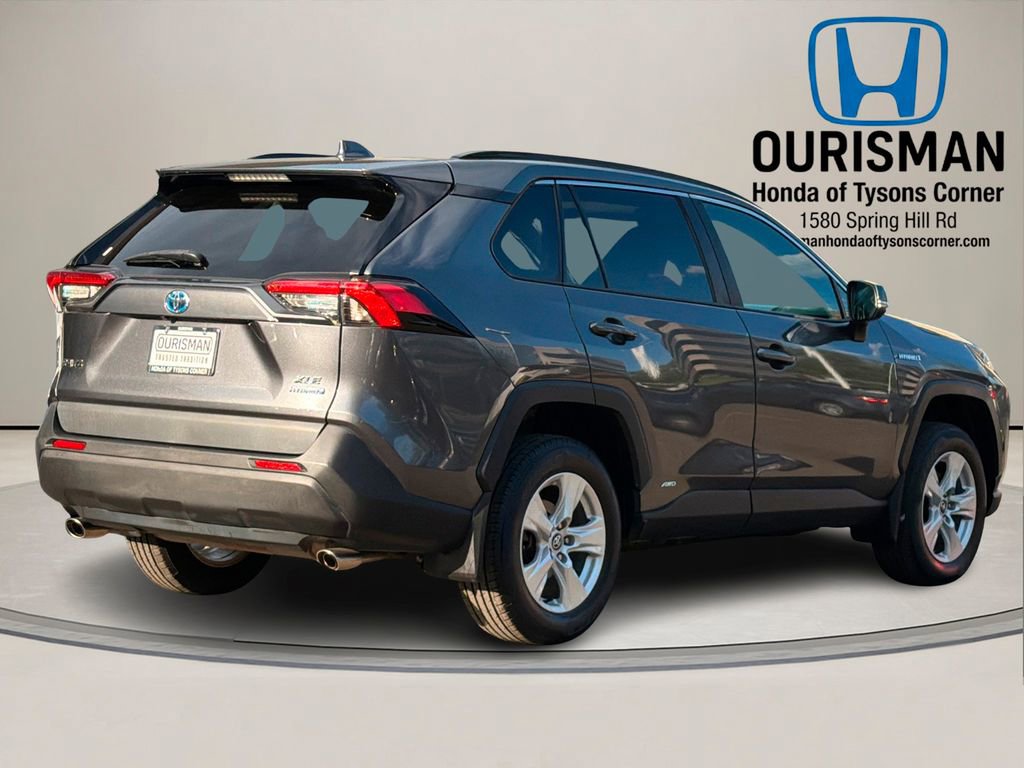 Used 2020 Toyota RAV4 XLE w/ Convenience Package image 3