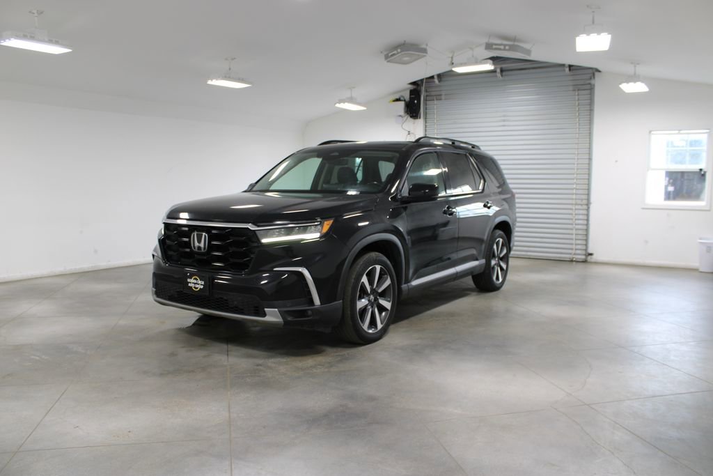 Used 2023 Honda Pilot Touring image 4