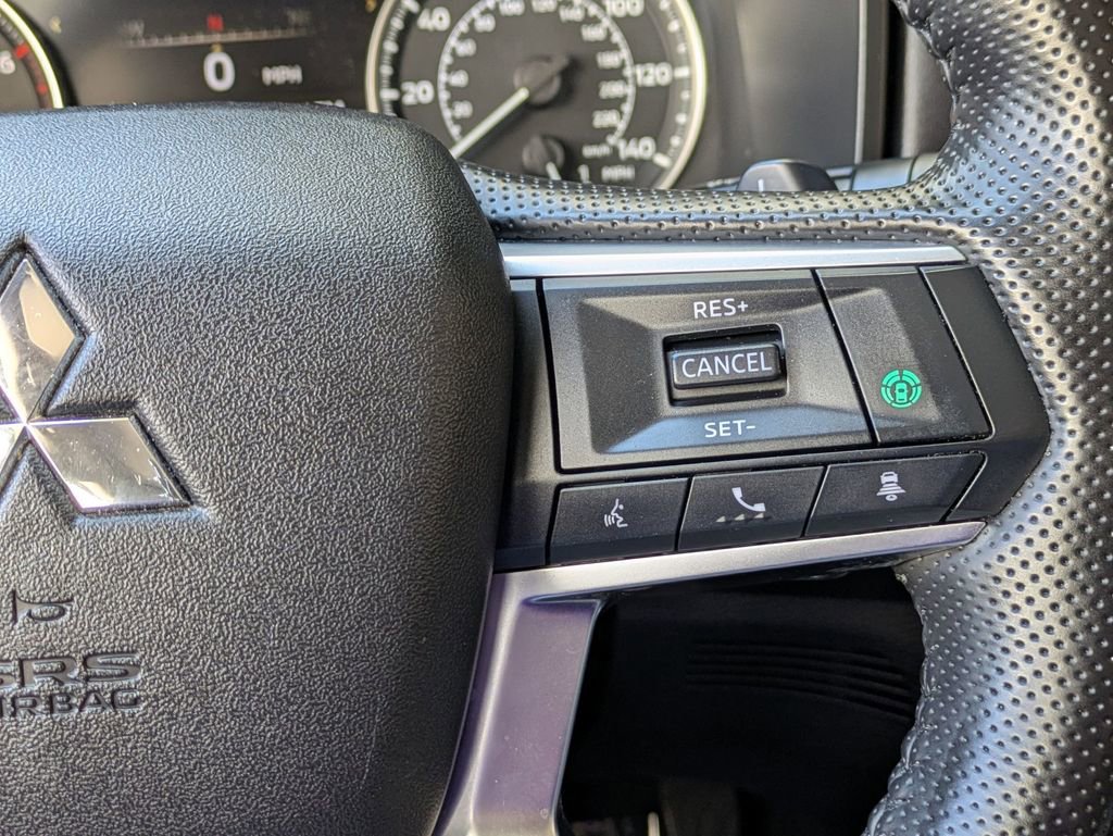 Used 2025 Mitsubishi Outlander SE AWD/4WD image 21