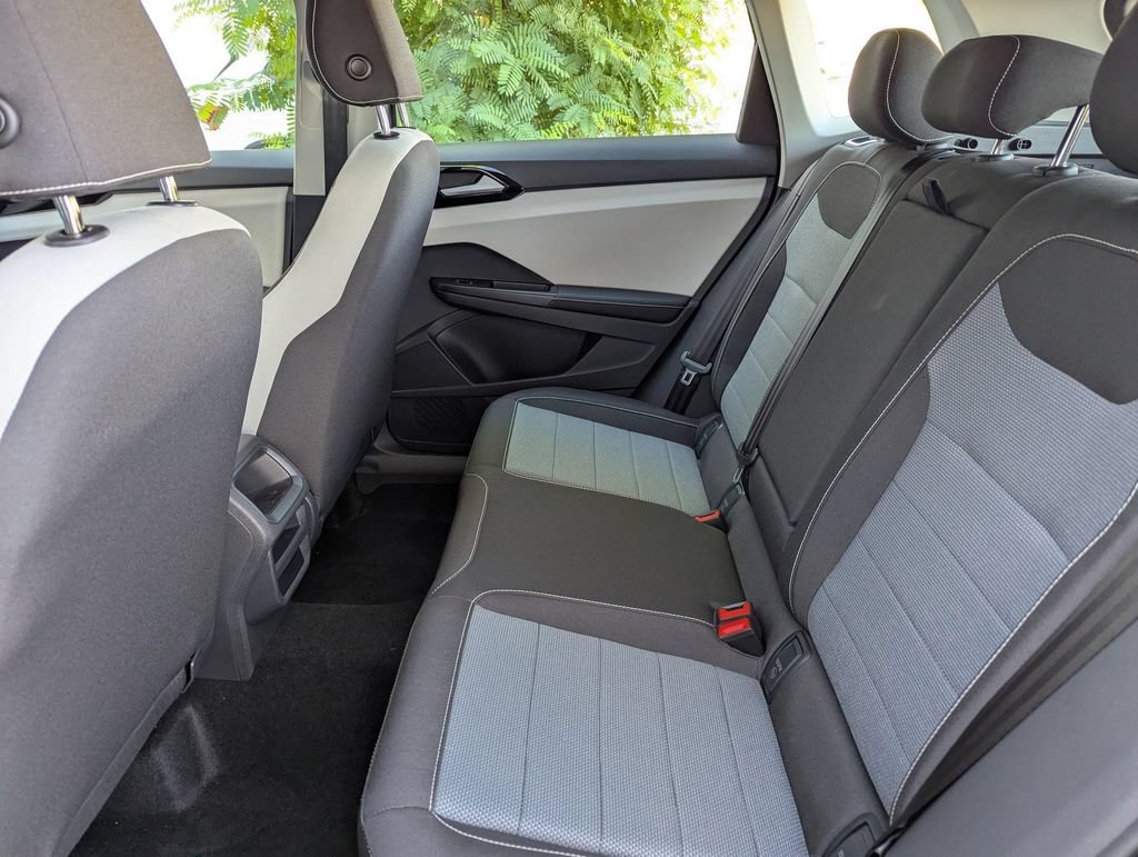 Certified 2025 Volkswagen Taos S FWD image 17