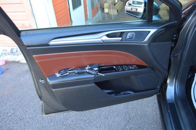 Used 2016 Ford Fusion SE w/ Equipment Group 202A image 29