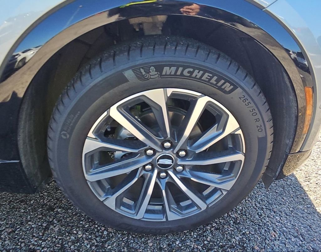 Used 2025 Cadillac Lyriq Sport AWD/4WD image 4