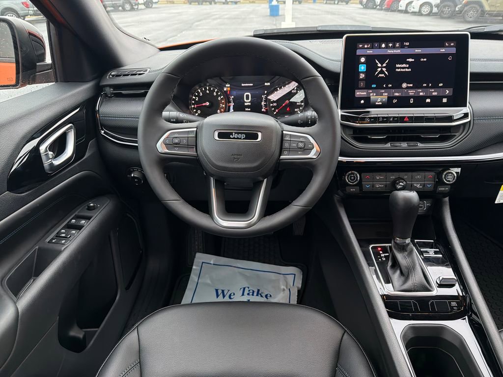 New 2026 Jeep Compass Latitude image 13