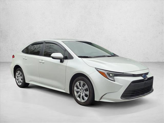 Used 2023 Toyota Corolla LE image 3
