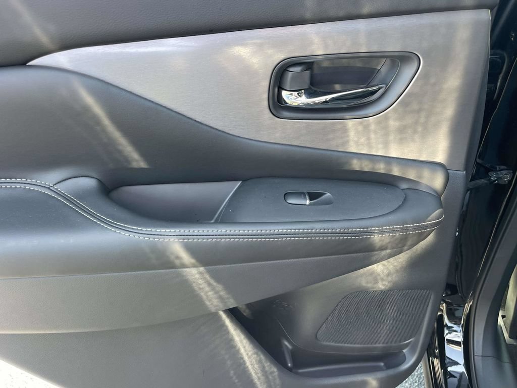 Used 2024 Nissan Murano SL FWD image 17
