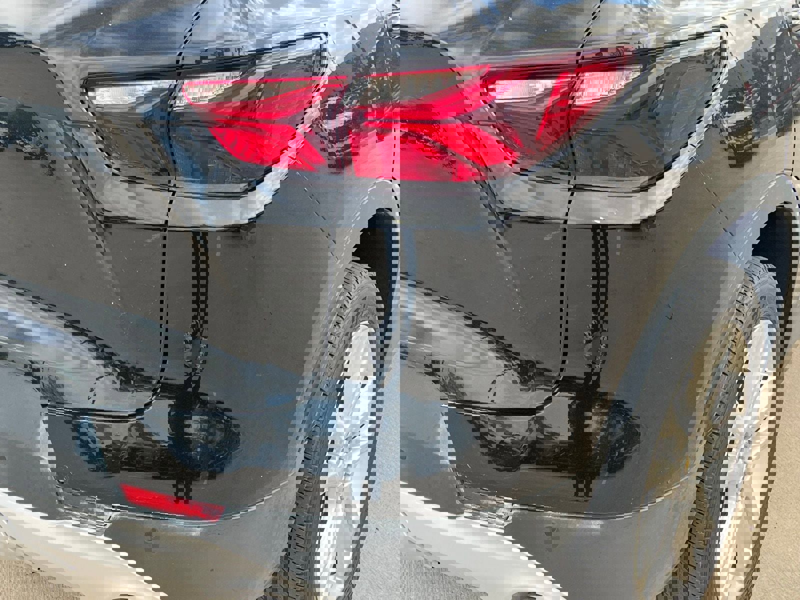 Used 2019 Chevrolet Blazer LT w/ Sun and Wheels Package FWD image 13