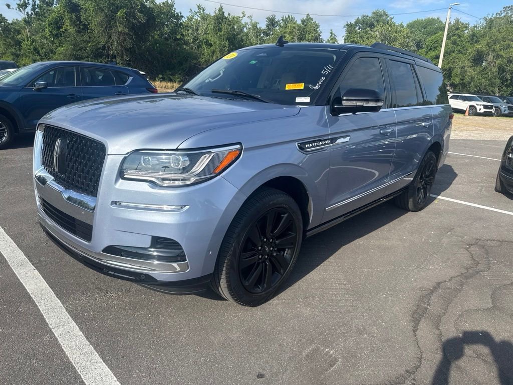 Used 2024 Lincoln Navigator Black Label AWD/4WD image 2