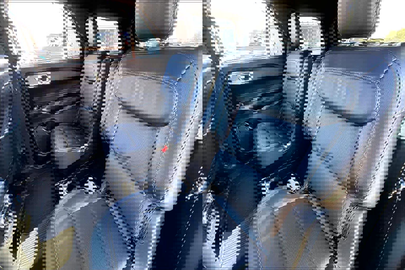 Used 2020 Ford Explorer Limited image 19