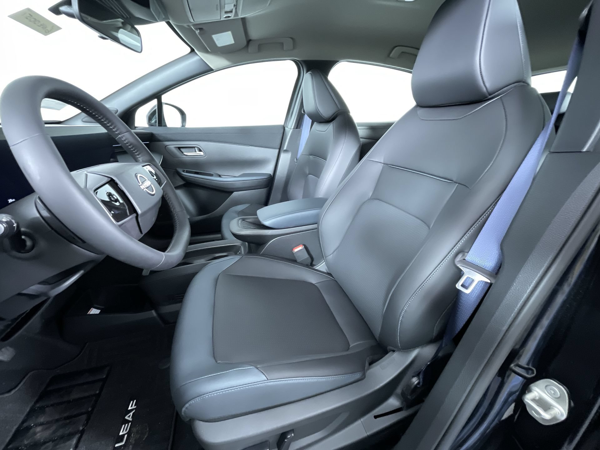New 2026 Nissan Leaf SV+ w/ Floor Mat Package (SV+) FWD image 15
