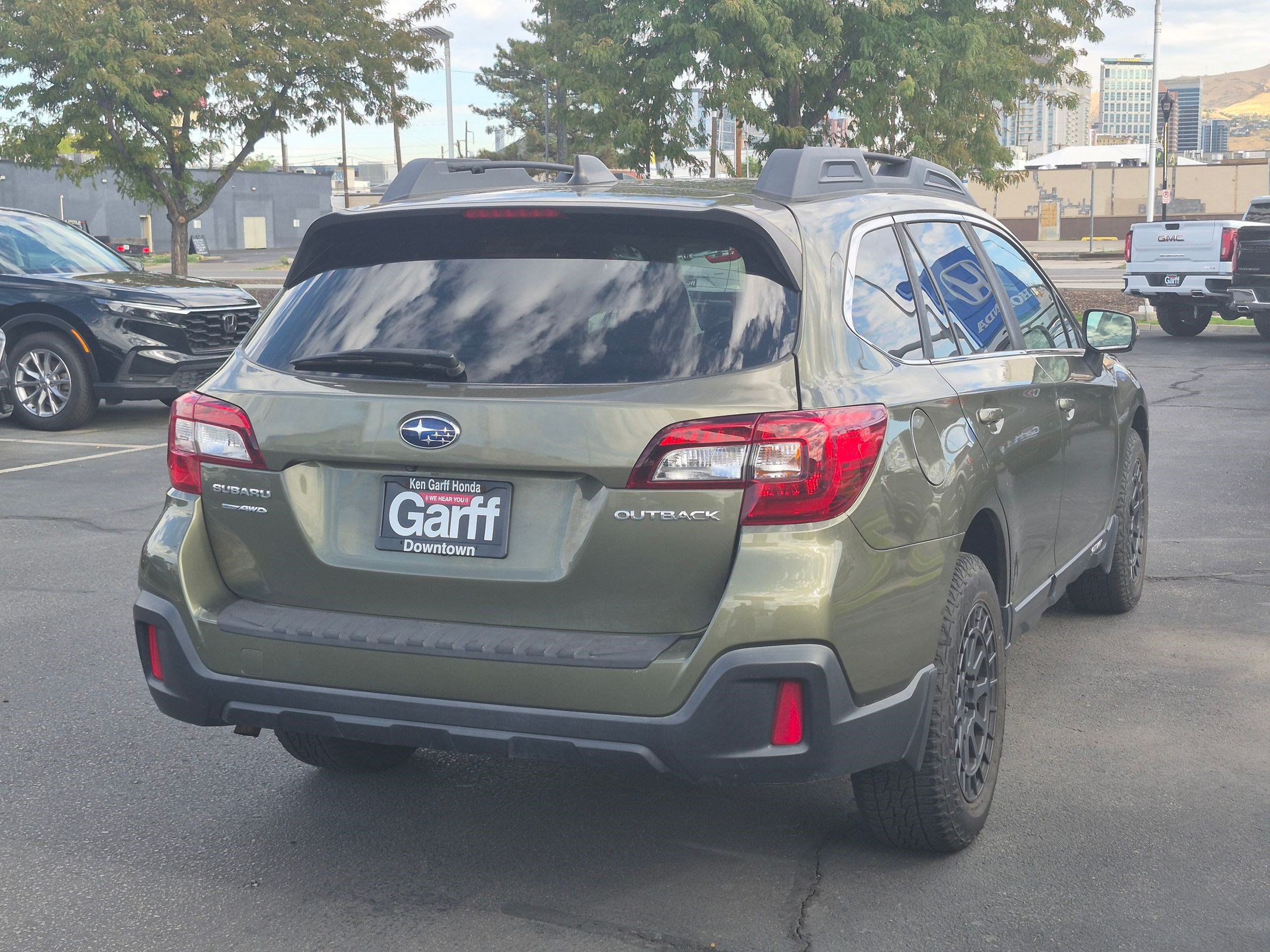 Used 2018 Subaru Outback 2.5i Premium AWD/4WD image 3