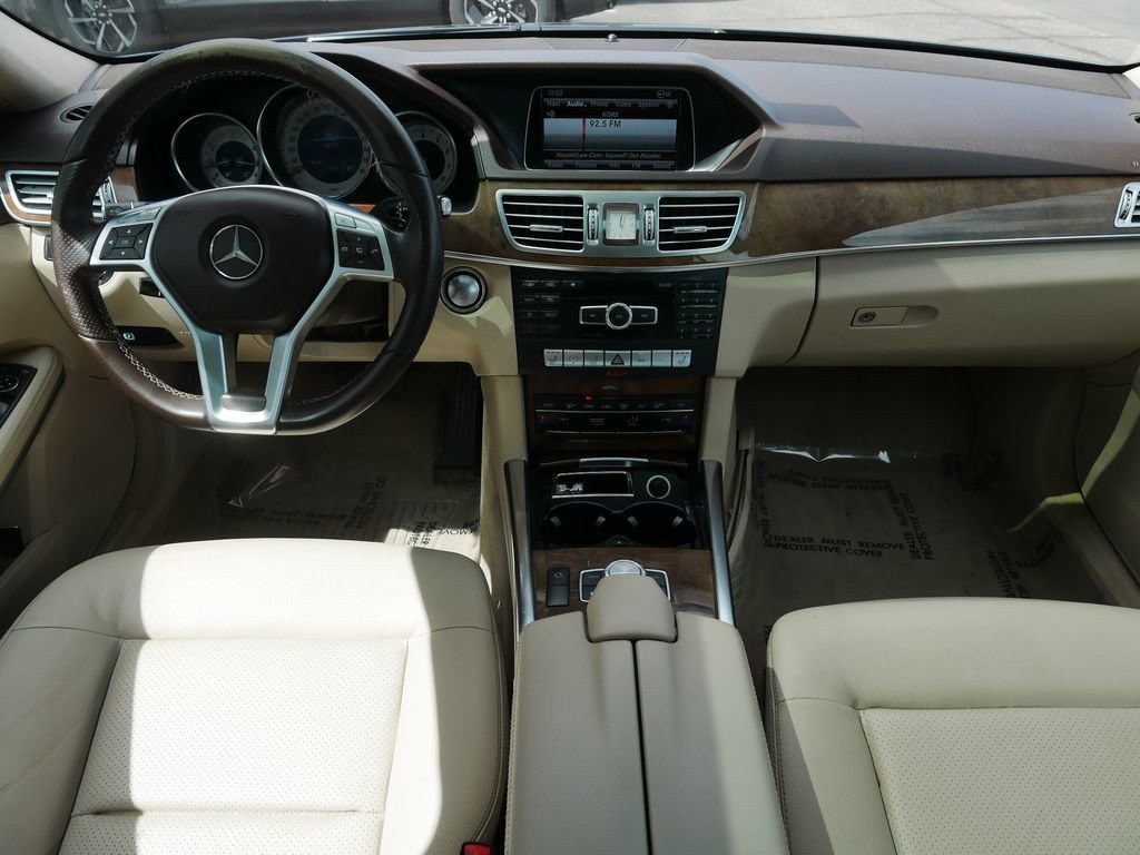 Used 2014 Mercedes-Benz E 350 4MATIC Sedan image 19