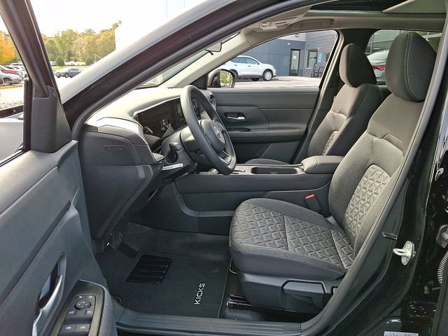 New 2026 Nissan Kicks SV w/ SV Premium Package image 5