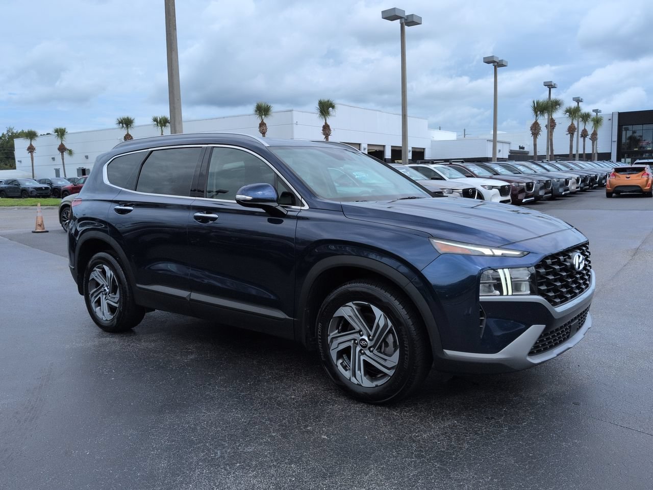Used 2023 Hyundai Santa Fe SEL w/ Cargo Package FWD image 2