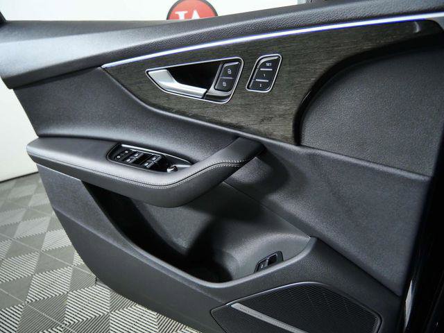 Used 2025 Audi Q7 3.0T Premium Plus image 25