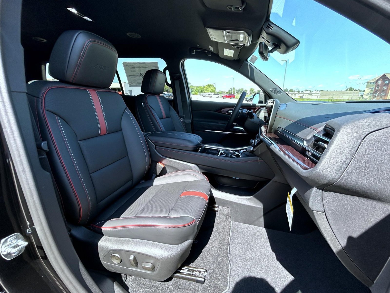 New 2027 Chevrolet Traverse RS AWD/4WD image 16