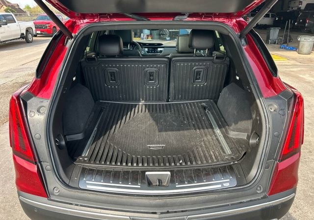 Used 2022 Cadillac XT5 Premium Luxury w/ Technology Package FWD image 7
