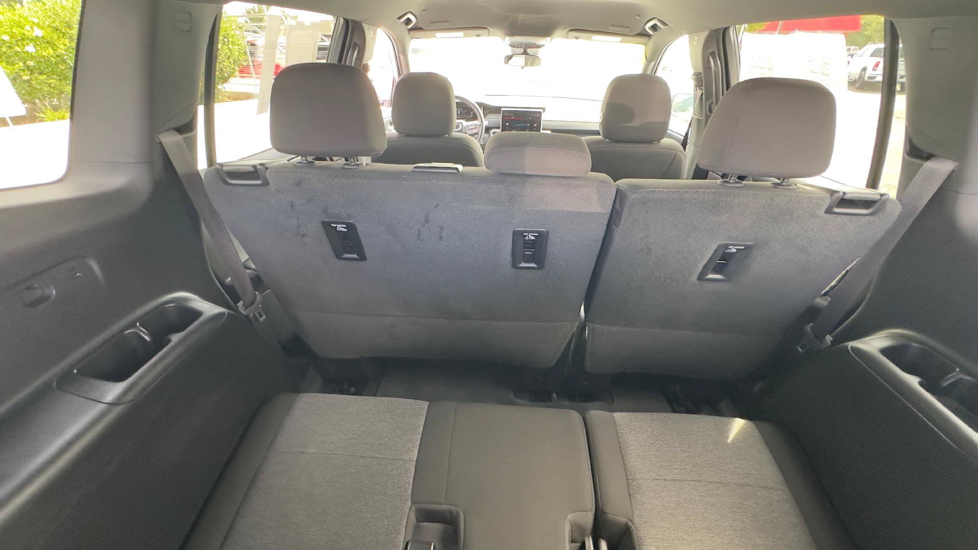 Used 2025 GMC Acadia Elevation FWD image 6
