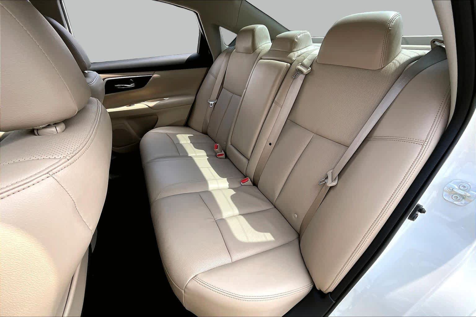 Used 2018 Nissan Altima 2.5 SL w/ 2.5 SL Technology Package FWD image 20