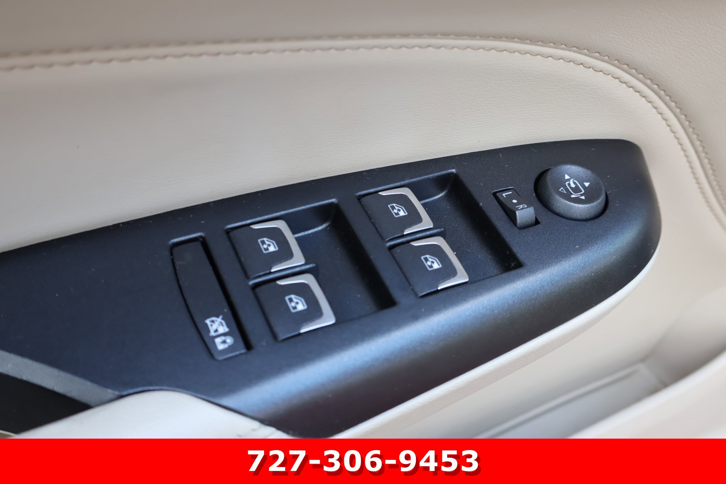 Used 2014 Cadillac SRX Luxury image 16