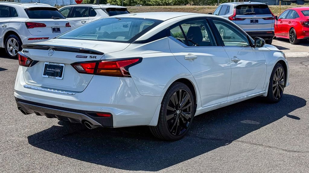 Used 2022 Nissan Altima 2.5 SR w/ Midnight Edition Package FWD image 6