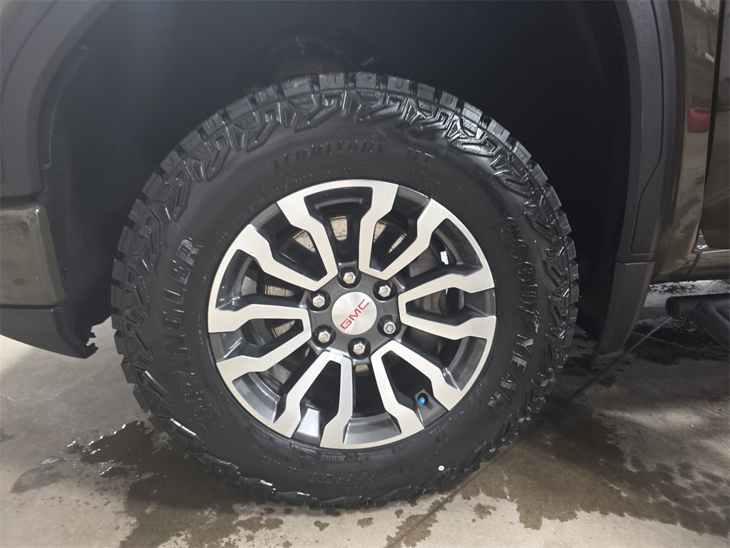 Used 2023 GMC Sierra 1500 AT4 w/ Technology Package image 38