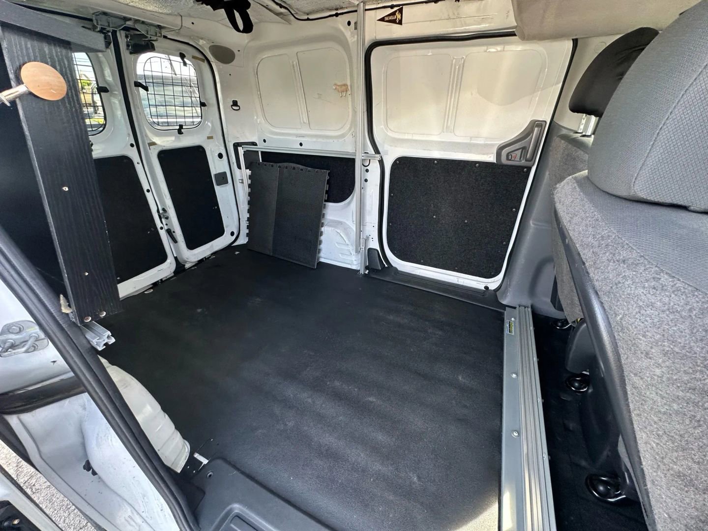 Used 2020 Nissan NV200 S w/ Sliding Glass Door Package image 17