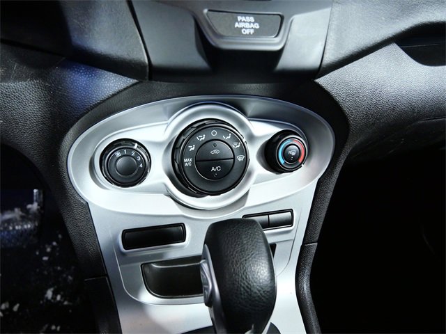 Used 2016 Ford Fiesta SE image 19