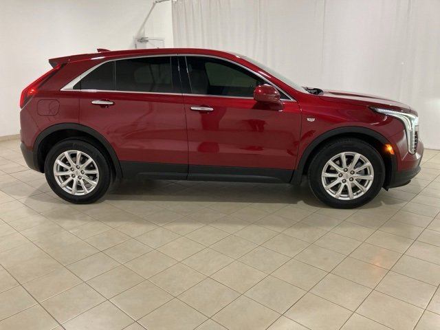 Used 2020 Cadillac XT4 Luxury w/ Cold Weather Package image 6