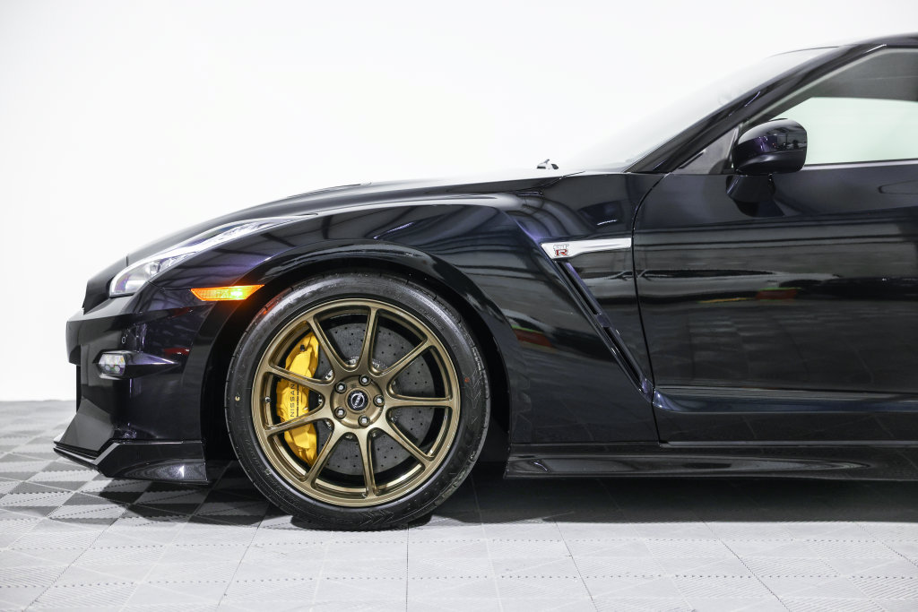 Used 2024 Nissan GT-R w/ Floor Mat Package AWD/4WD image 13