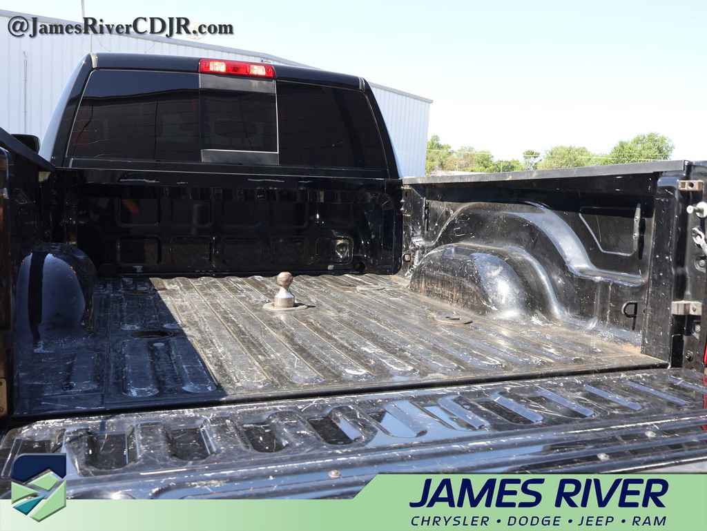 Used 2024 RAM 2500 Tradesman w/ Chrome Appearance Group image 15
