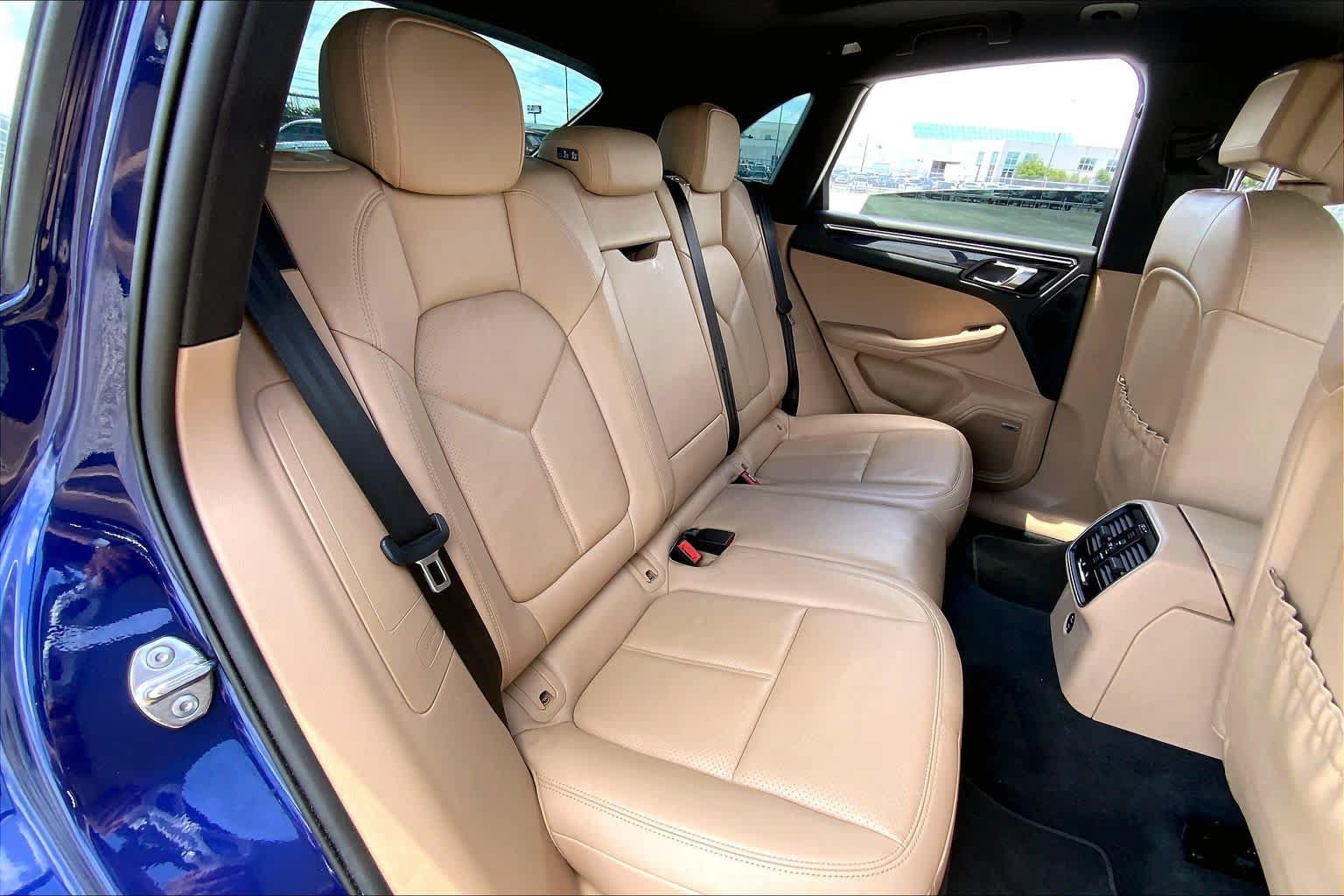 Used 2023 Porsche Macan Turbo AWD/4WD image 28
