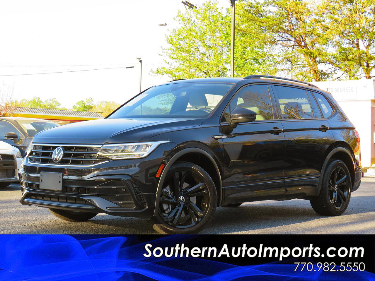 Used 2023 Volkswagen Tiguan SE R-Line FWD image 1