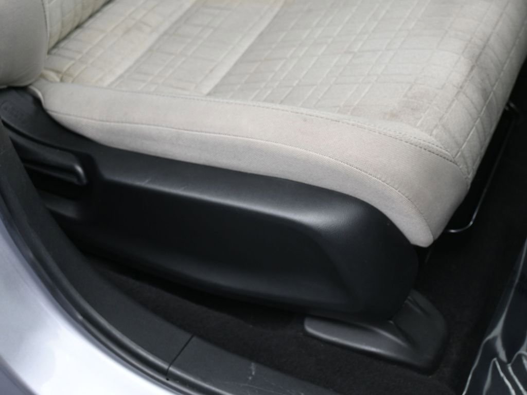 Used 2023 Honda HR-V LX image 40