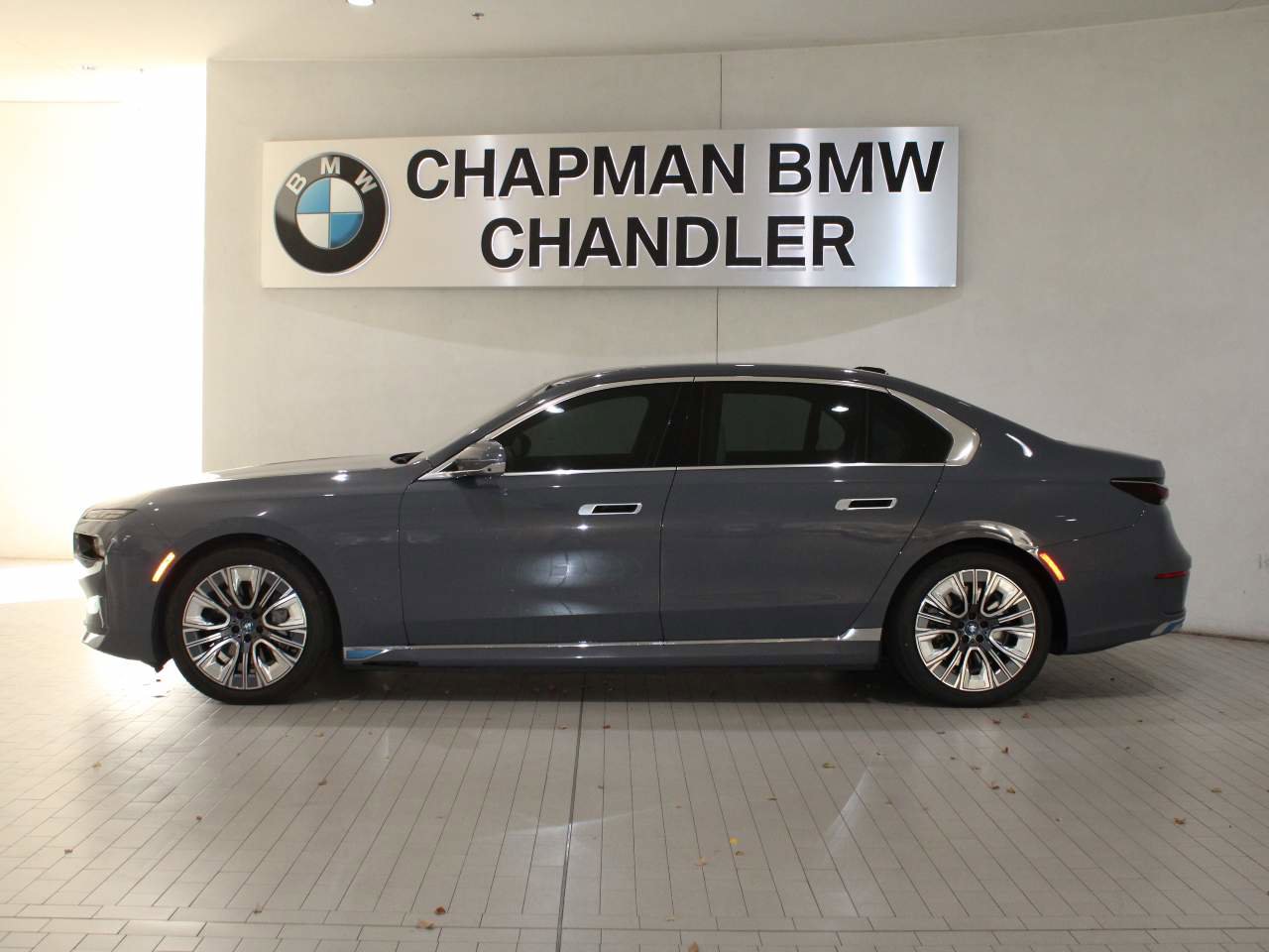 Certified 2023 BMW i7 xDrive60 AWD/4WD image 3