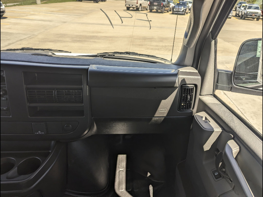 New 2026 GMC Savana 2500 w/ Enhanced Convenience Package RWD image 4