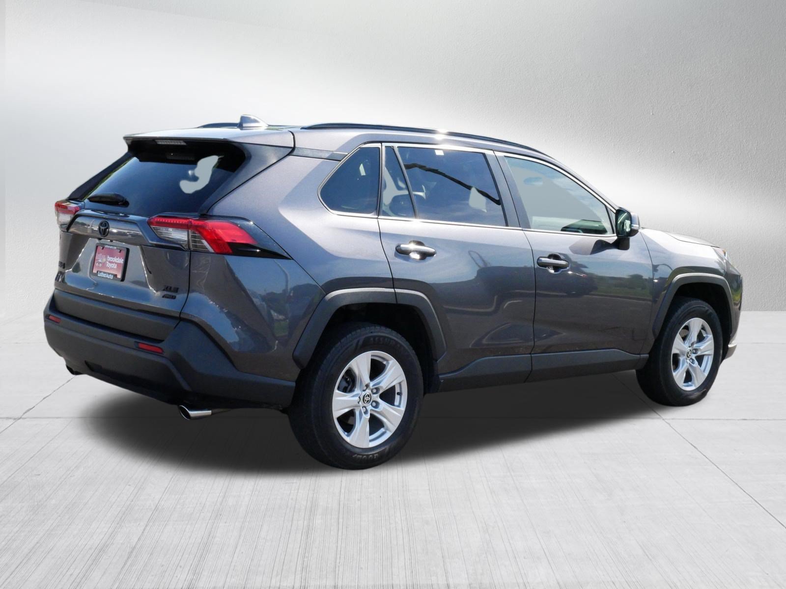 Certified 2020 Toyota RAV4 XLE w/ XLE Grade Weather Package AWD/4WD image 7