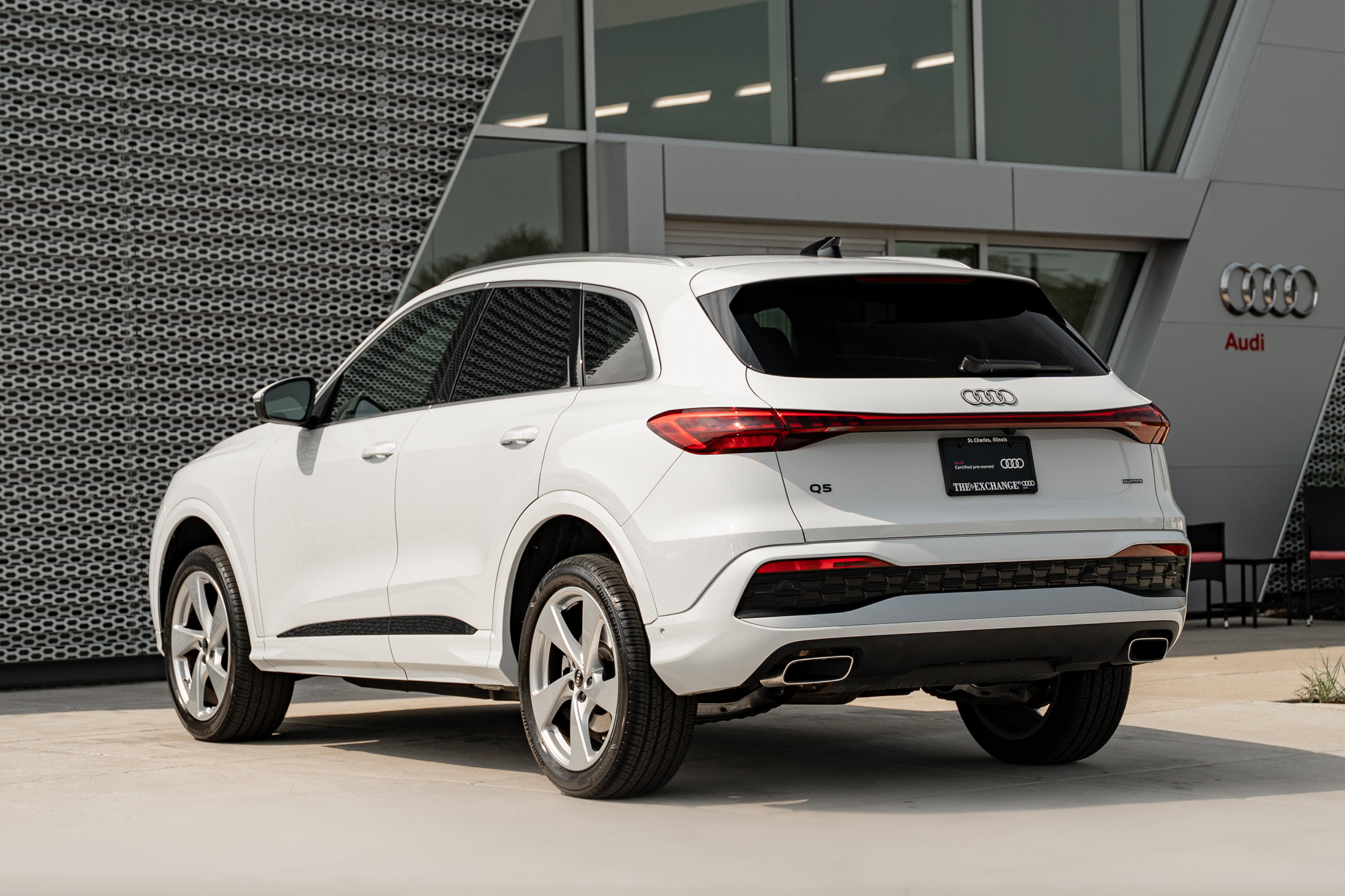 Certified 2025 Audi Q5 Premium w/ Premium Plus AWD/4WD image 5