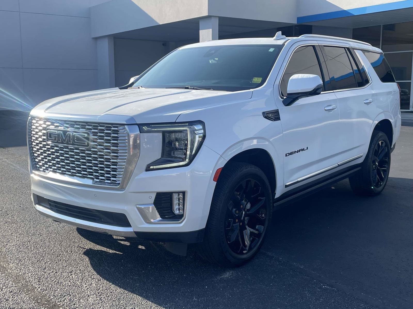 Used 2021 GMC Yukon Denali w/ Denali Premium Package RWD image 15